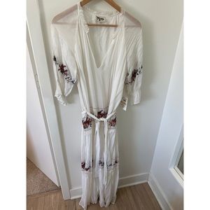 NWT Show Me Your Mumu Bohemian Maxi Dress White Floral Embroidery Small $198